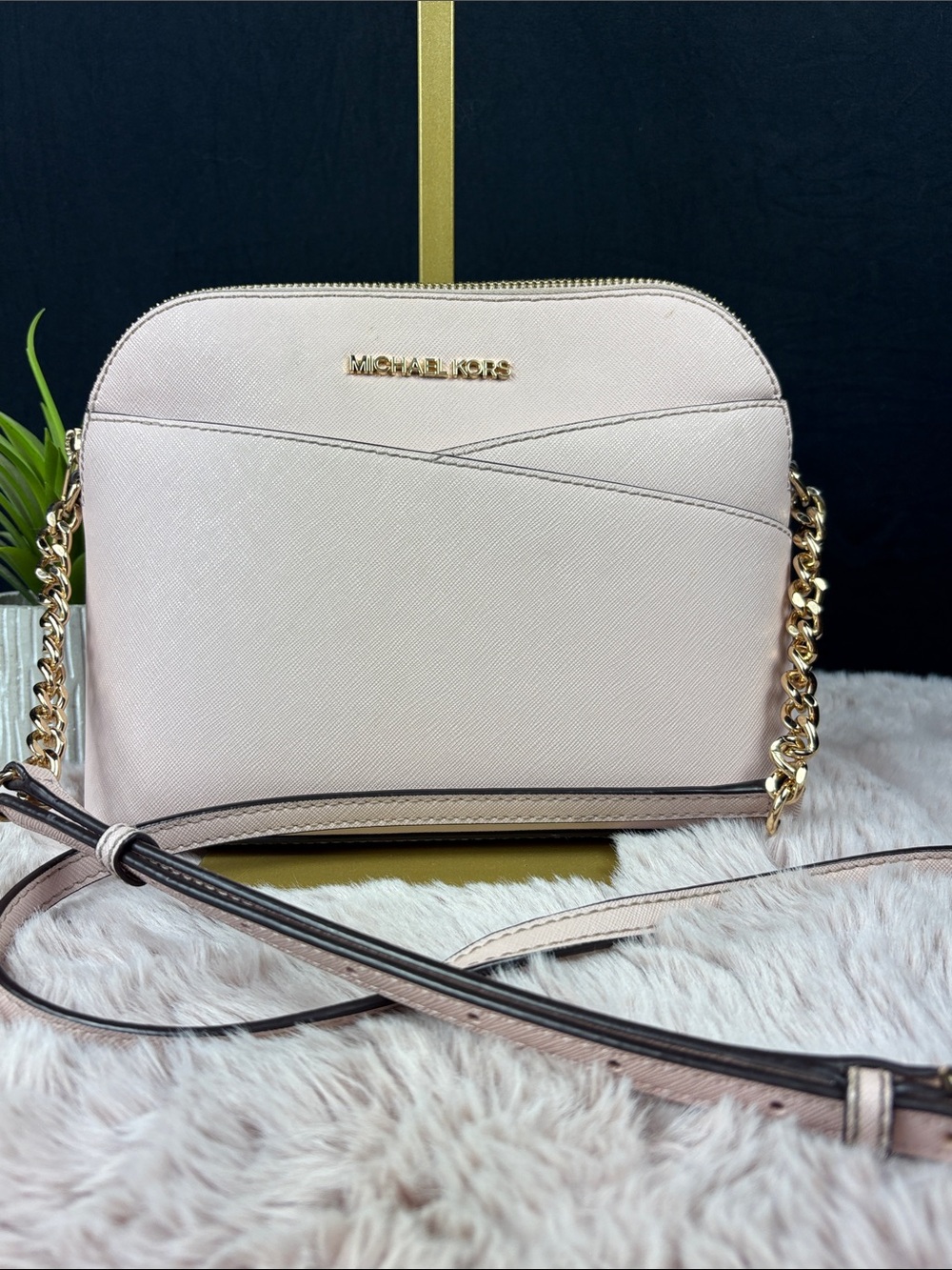 MICHAEL KORS Jet Set Travel Medium Dome Crossbody Bag Powder Blush Pink